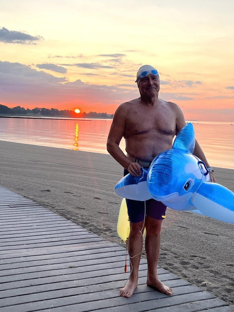 Derek Yach with inflatable